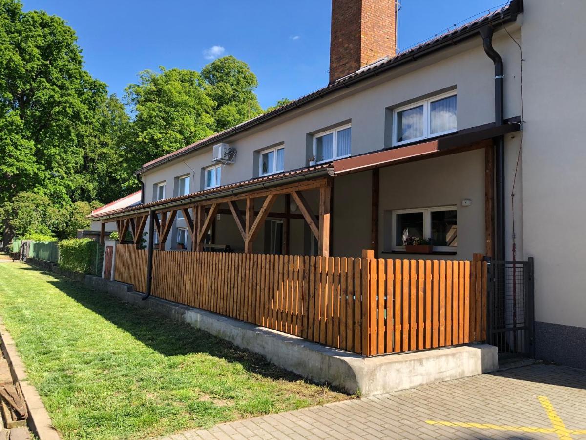 Apartamento Apartmán Železnice Exterior foto